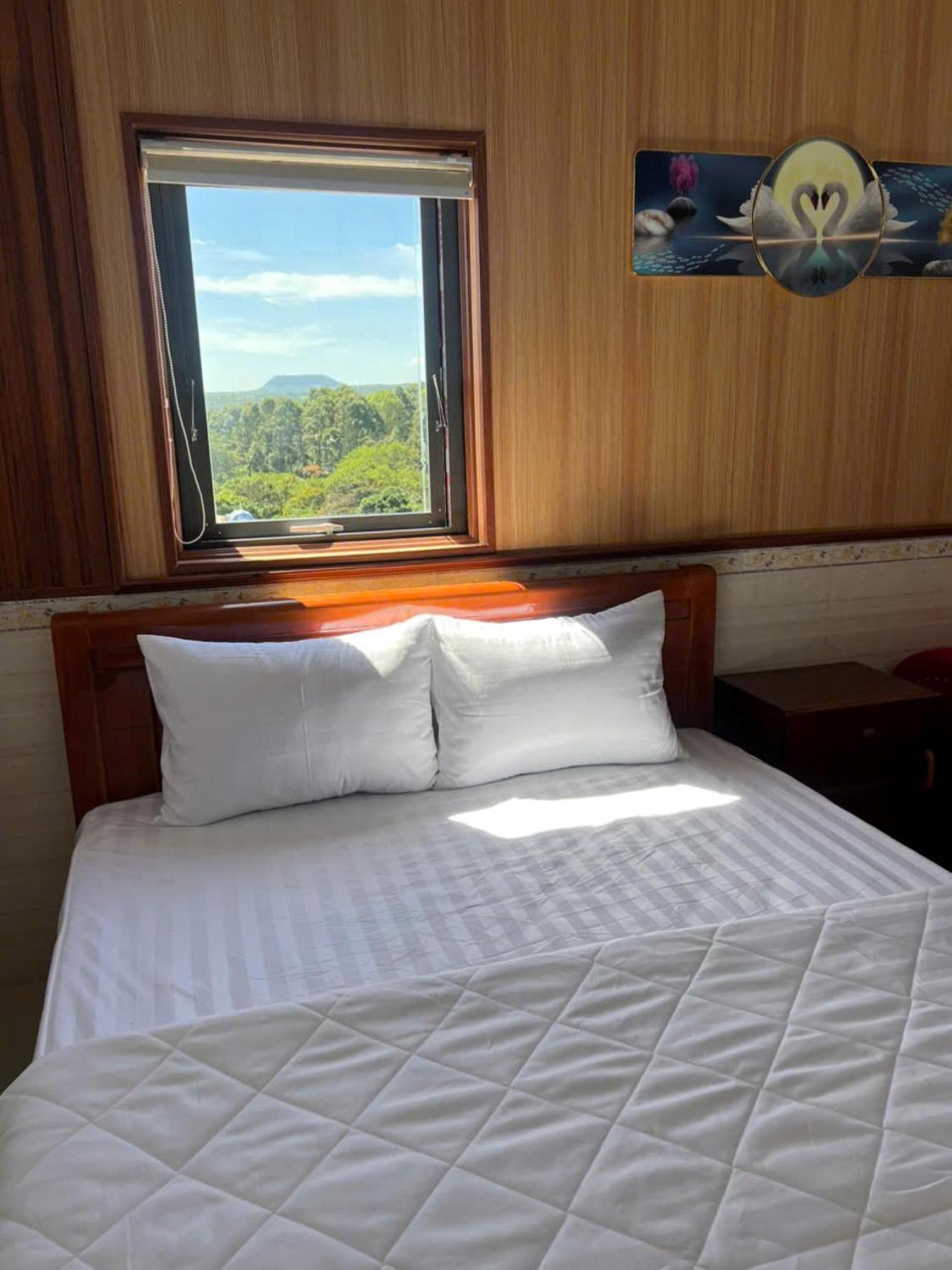 Binh Minh Hotel Pleiku Luaran gambar